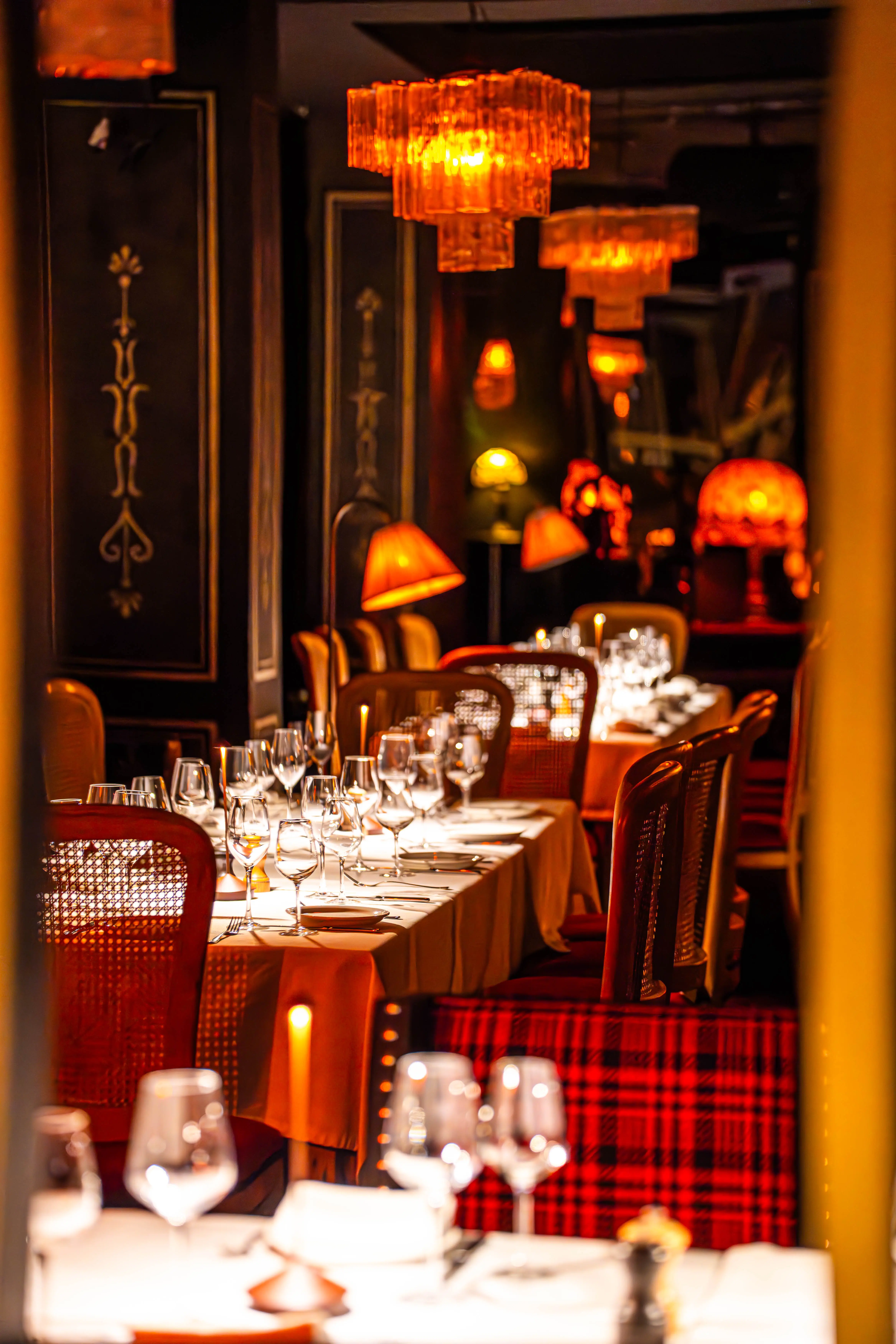 Luxurious Art Deco dining room at Le Palace, a premier international restaurant in Marrakech.